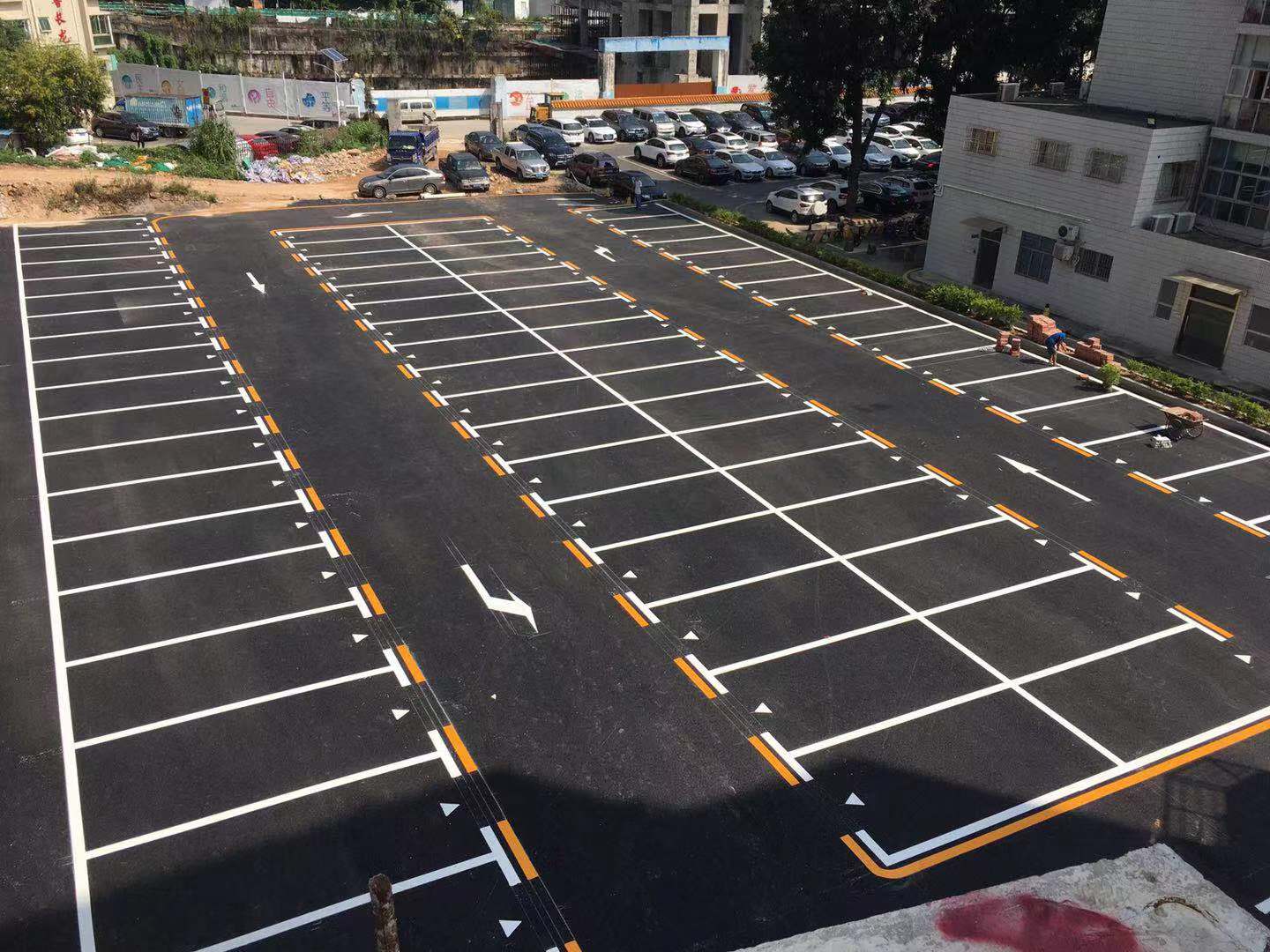 南昌停車場劃線全攻略 標(biāo)準(zhǔn)、廠家與服務(wù)解析